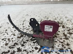 Begagnade Adaptiv farthållare, sensor (avstånd) Audi A4 Avant (B9) 2.0 TDI Ultra 16V Pris € 20,00 Marginaltabell erbjuds av Het Viaduct