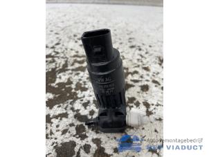 Gebruikte Koplamp Sproeier Volkswagen Polo VI (AW1) 1.0 TSI 12V Prijs € 20,00 Margeregeling aangeboden door Het Viaduct