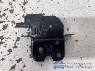 Gebruikte Slotmechaniek Achterklep Nissan Micra (K14) 1.0 IG-T 100 Prijs € 25,00 Margeregeling aangeboden door Het Viaduct