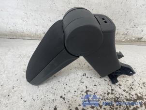 Begagnade Armstöd Skoda Fabia III Combi (NJ5) 1.0 TSI 12V Pris € 150,00 Marginaltabell erbjuds av Het Viaduct