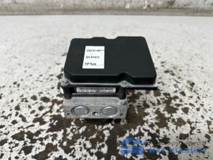 Begagnade ABS-pump Mercedes E (W212) E-200 CGI 16V BlueEfficiency Pris € 50,00 Marginaltabell erbjuds av Het Viaduct