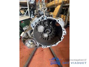 Używane Skrzynia biegów Audi Q3 (8UB/8UG) 2.0 TDI 16V 136 Cena € 1.050,00 Procedura marży oferowane przez Het Viaduct