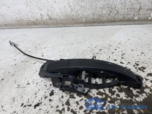 Używane Uchwyt drzwi prawych wersja 2-drzwiowa Ford Transit Connect (PJ2) 1.5 TDCi Cena € 20,00 Procedura marży oferowane przez Het Viaduct