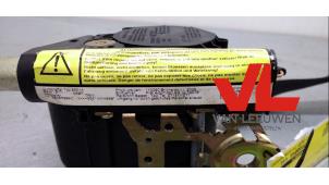 Begagnade Främre säkerhetsbälte, vänster Fiat Stilo (192A/B) 1.6 16V 3-Drs. Pris € 35,50 Marginaltabell erbjuds av Van Leeuwen Auto Onderdelen