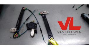 Gebruikte Ruitmechaniek 2Deurs links-voor Fiat Stilo (192A/B) 1.6 16V 3-Drs. Prijs € 20,00 Margeregeling aangeboden door Van Leeuwen Auto Onderdelen