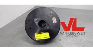 Begagnade Bromsservo Opel Corsa D 1.0 Pris € 23,00 Marginaltabell erbjuds av Van Leeuwen Auto Onderdelen