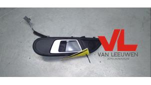 Gebruikte Portiergreep 4Deurs links-voor Ford Fiesta 6 (JA8) Prijs € 13,50 Margeregeling aangeboden door Van Leeuwen Auto Onderdelen