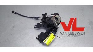 Gebruikte Slotmechaniek Portier 4Deurs links-voor Ford Fiesta 6 (JA8) Prijs € 18,00 Margeregeling aangeboden door Van Leeuwen Auto Onderdelen