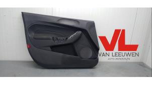 Gebruikte Deurbekleding 4Deurs links-voor Ford Fiesta Prijs € 23,00 Margeregeling aangeboden door Van Leeuwen Auto Onderdelen
