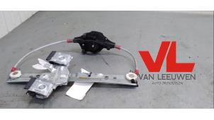 Gebruikte Ruitmechaniek 4Deurs rechts-achter Ford Fiesta 6 (JA8) 1.0 EcoBoost 12V 100 Prijs € 13,50 Margeregeling aangeboden door Van Leeuwen Auto Onderdelen