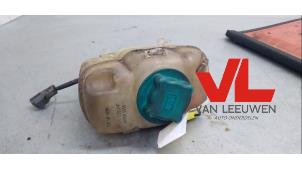 Gebruikte Koelvloeistof Reservoir Volvo XC70 (SZ) XC70 2.4 T 20V Prijs € 9,00 Margeregeling aangeboden door Van Leeuwen Auto Onderdelen