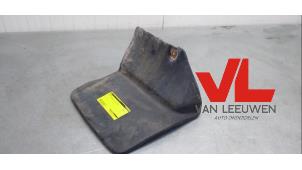 Gebruikte Spatlap Toyota Land Cruiser 90 (J9) 3.0 TD Prijs € 28,00 Margeregeling aangeboden door Van Leeuwen Auto Onderdelen