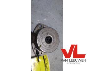 Gebruikte Nokkenas Verstelling Mercedes C Sportcoupé (C203) 1.8 C-180K 16V Prijs € 20,00 Margeregeling aangeboden door Van Leeuwen Auto Onderdelen