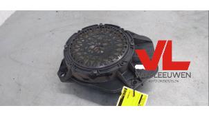 Begagnade Högtalare Peugeot Expert (G9) 2.0 HDi 120 Pris € 9,00 Marginaltabell erbjuds av Van Leeuwen Auto Onderdelen