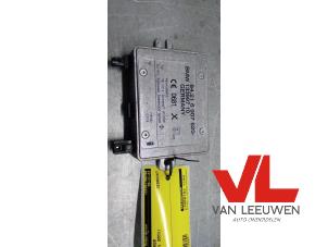 Gebruikte Antenne Versterker BMW 3 serie Touring (E46/3) 325i 24V Prijs € 13,50 Margeregeling aangeboden door Van Leeuwen Auto Onderdelen