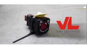 Używane Przelacznik poduszki powietrznej Citroen C3 (SC) 1.0 Vti 68 12V Cena € 9,00 Procedura marży oferowane przez Van Leeuwen Auto Onderdelen