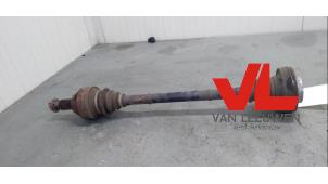 Używane Os napedowa prawy tyl BMW 3 serie Touring (E91) 330d 24V Cena € 40,00 Procedura marży oferowane przez Van Leeuwen Auto Onderdelen