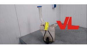 Begagnade Spolartank, vindruta Kia Rio (DC22/24) 1.5 16V Pris € 20,00 Marginaltabell erbjuds av Van Leeuwen Auto Onderdelen