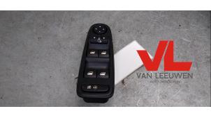 Używane Przelacznik combi okienny Citroen C4 Grand Picasso (UA) 2.0 16V Autom. Cena € 30,00 Procedura marży oferowane przez Van Leeuwen Auto Onderdelen
