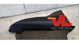 Begagnade Sidolist, vänster bak Volkswagen Passat Variant (3C5) 2.0 FSI 16V Pris € 25,00 Marginaltabell erbjuds av Van Leeuwen Auto Onderdelen