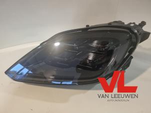 Begagnade Strålkastare, vänster Porsche Cayenne Coupe (9YB) 4.0 V8 Turbo S 32V E-Hybrid Pris € 1.950,00 Marginaltabell erbjuds av Van Leeuwen Auto Onderdelen