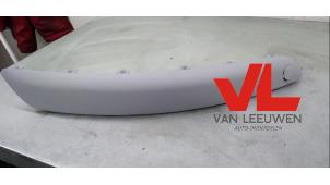 Nya Stripe, stötfångare, höger fram Peugeot 307 (3A/C/D) Pris € 7,26 Inklusive moms erbjuds av Van Leeuwen Auto Onderdelen