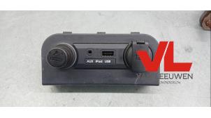 Gebruikte USB module Kia Rio III (UB) 1.2 CVVT 16V Prijs € 12,50 Margeregeling aangeboden door Van Leeuwen Auto Onderdelen