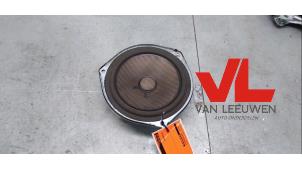 Begagnade Högtalare Daihatsu Sirion 2 (M3) 1.3 16V DVVT Pris € 10,00 Marginaltabell erbjuds av Van Leeuwen Auto Onderdelen