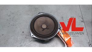 Begagnade Högtalare Daihatsu Sirion 2 (M3) 1.3 16V DVVT Pris € 10,00 Marginaltabell erbjuds av Van Leeuwen Auto Onderdelen