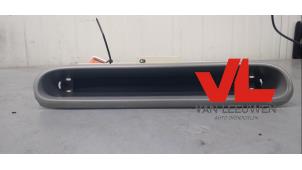 Używane Tablica rozdzielcza Renault Twingo (C06) 1.2 Cena € 25,00 Procedura marży oferowane przez Van Leeuwen Auto Onderdelen