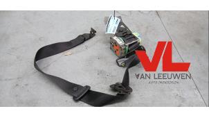 Begagnade Främre säkerhetsbälte, vänster Saab 9-3 Sport Estate (YS3F) 1.8i 16V Pris € 85,00 Marginaltabell erbjuds av Van Leeuwen Auto Onderdelen