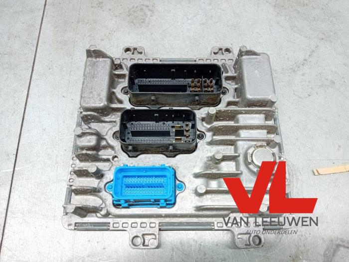 Dator, motorstyrning från en Opel Astra J Sports Tourer (PD8/PE8/PF8) 1.6 CDTI 16V 2015
