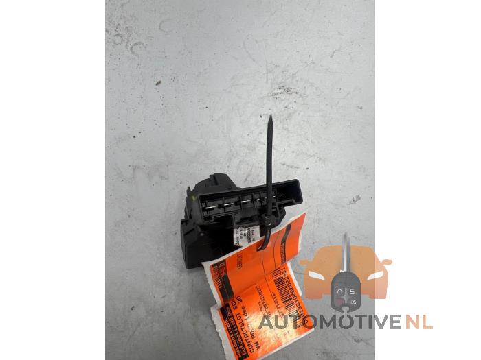 Tändningslås från en Volkswagen Polo V (6R) 1.0 TSI 12V BlueMotion 2014