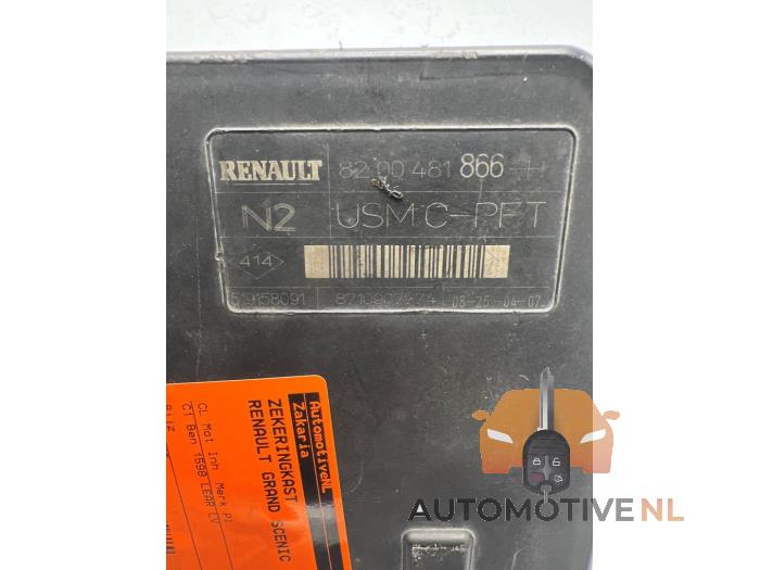 Säkringsbox från en Renault Grand Scénic II (JM) 1.6 16V 2008