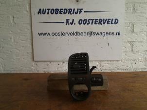 Begagnade Luftmunstycke, instrumentbräda Volkswagen Lupo (6X1) 1.2 TDI 3L Pris € 20,00 Marginaltabell erbjuds av VW Parts Dronten
