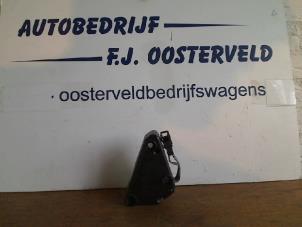 Begagnade Antennförstärkare Volkswagen Golf V (1K1) 1.6 Pris € 15,00 Marginaltabell erbjuds av VW Parts Dronten