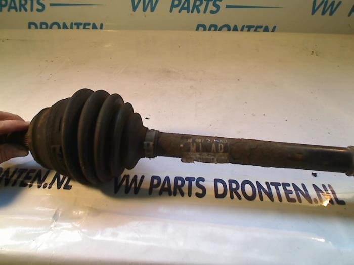 Cardanas links-voor (VWA) van een Volkswagen New Beetle (1Y7) 1.6 2004