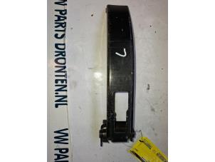 Gebruikte Deurvanger 4Deurs links-achter Volkswagen Crafter 2.0 TDI 16V Prijs € 15,00 Margeregeling aangeboden door VW Parts Dronten