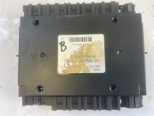 Begagnade Dator (diverse) Volkswagen Phaeton (3D) 6.0 W12 48V 4Motion Pris € 45,00 Marginaltabell erbjuds av VW Parts Dronten