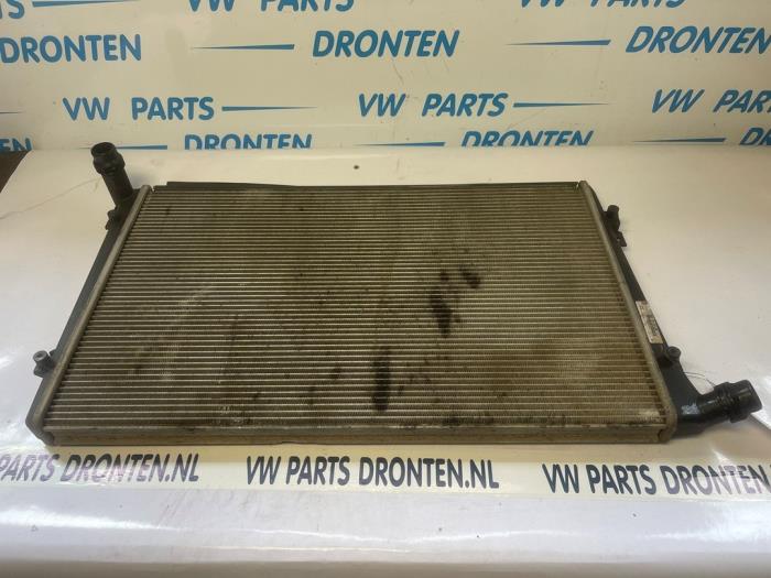 Kylare från en Volkswagen Caddy III (2KA,2KH,2CA,2CH) 1.9 TDI 2006