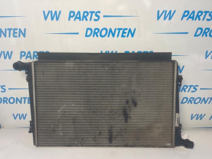 Kylare från en Volkswagen Caddy III (2KA,2KH,2CA,2CH) 1.9 TDI 2006
