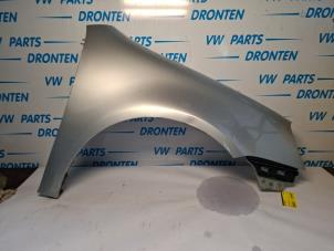 Gebruikte Spatbord rechts-voor Volkswagen Golf V (1K1) 1.6 FSI 16V Prijs € 45,00 Margeregeling aangeboden door VW Parts Dronten