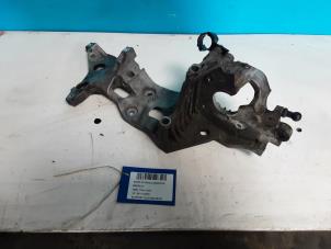 Gebruikte Dynamosteun boven Skoda Octavia Prijs € 75,00 Inclusief btw aangeboden door Collignon & Fils