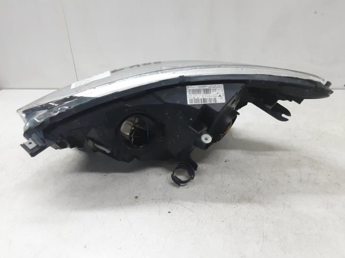 Strålkastare, höger från en Renault Captur 2014