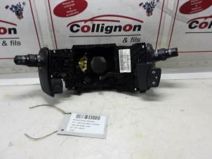 Begagnade Brytare Renault Megane Scenic Pris € 50,00 Inklusive moms erbjuds av Collignon & Fils