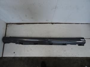 Begagnade Dörrtröskel, vänster Ford Focus Pris € 30,00 Inklusive moms erbjuds av Collignon & Fils