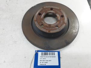 Begagnade Bakre bromsskiva Ford Focus Pris € 30,00 Inklusive moms erbjuds av Collignon & Fils
