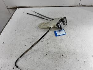 Gebruikte Deurslot Mechaniek 2Deurs rechts Jeep Renegade Prijs € 50,00 Inclusief btw aangeboden door Collignon & Fils