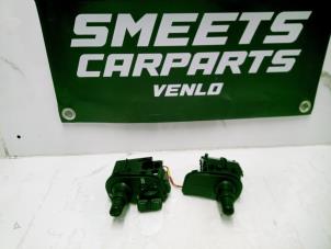 Używane Przelacznik Combi kolumny kierownicy Renault Modus/Grand Modus (JP) 1.2 16V Cena € 75,00 Procedura marży oferowane przez Smeets Autos Venlo