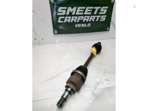 Gebruikte Aandrijfas links-voor Toyota Aygo (B10) 1.0 12V VVT-i Prijs € 14,94 Margeregeling aangeboden door Smeets Autos Venlo